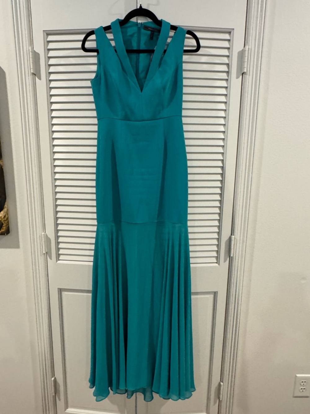 BCBGMaxAzria Teal V-Neck Sleeveless Maxi Gown